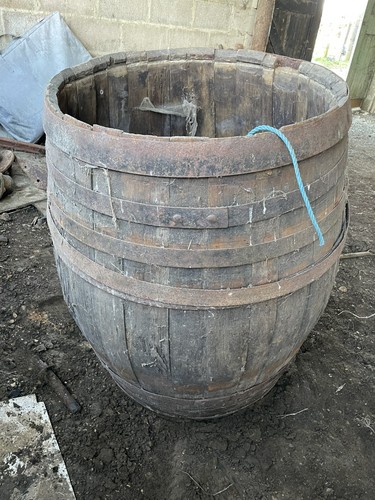 Oak barrel - oak,